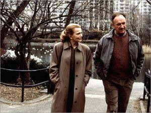 Rowlands and Hackman enjoy a romantic stroll through Central Park